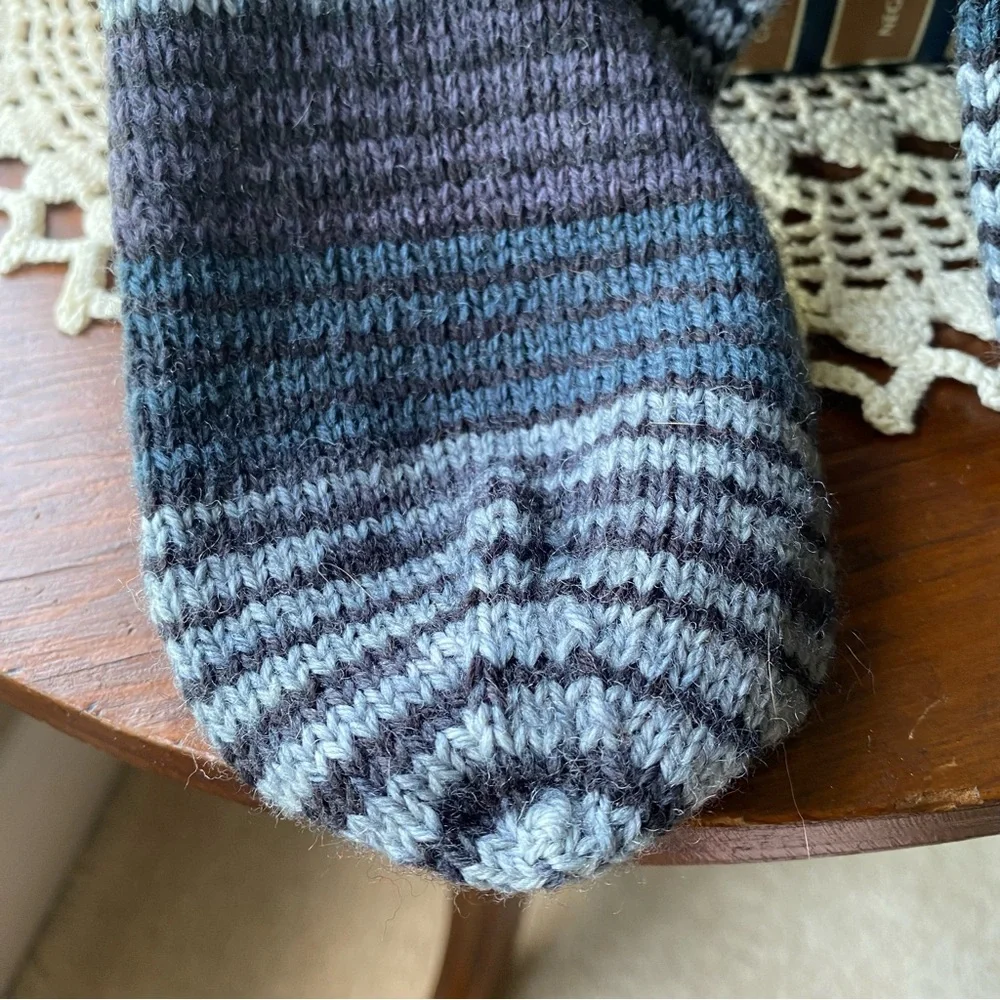 Hand Knit Striped Knit Ankle Socks - Black and Gray Woman Size 7-10 NEW